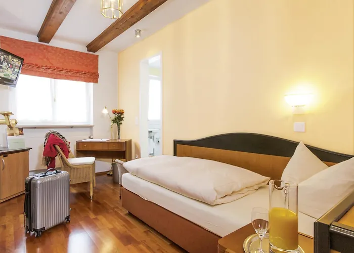 Hotel Muenchner Hof Und Blauer Turm 4*
