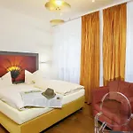Hotel Muenchner Hof Und Blauer Turm 4*