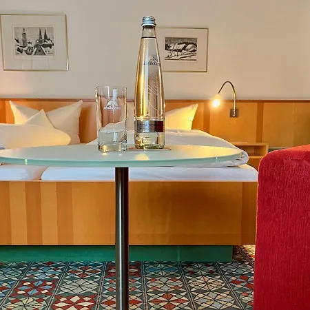 Hotel Munchner Hof Und Blauer Turm 4*