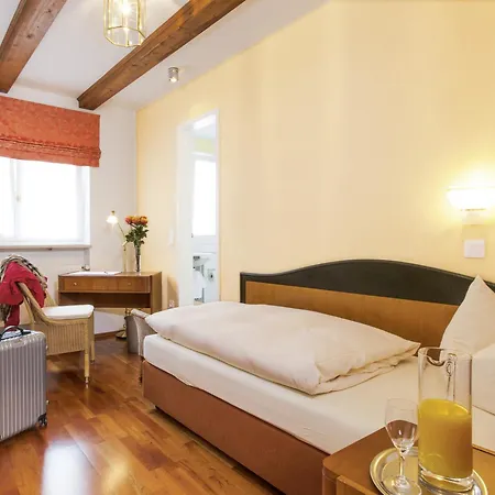 Hotell Muenchner Hof Und Blauer Turm 4*