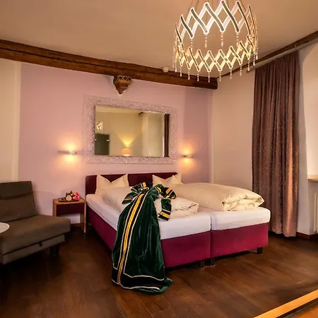 Munchner Hof Und Blauer Turm Hotel