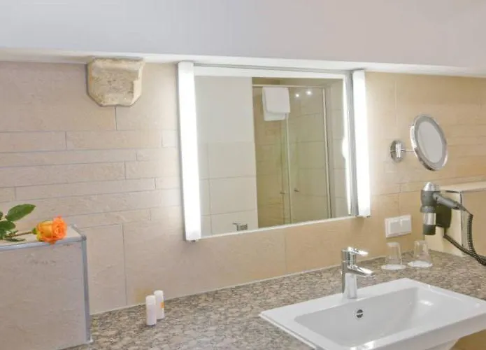 Muenchner Hof Und Blauer Turm Hotel 4*