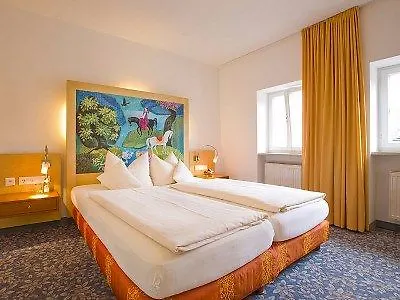 Muenchner Hof Und Blauer Turm Hotel 4*